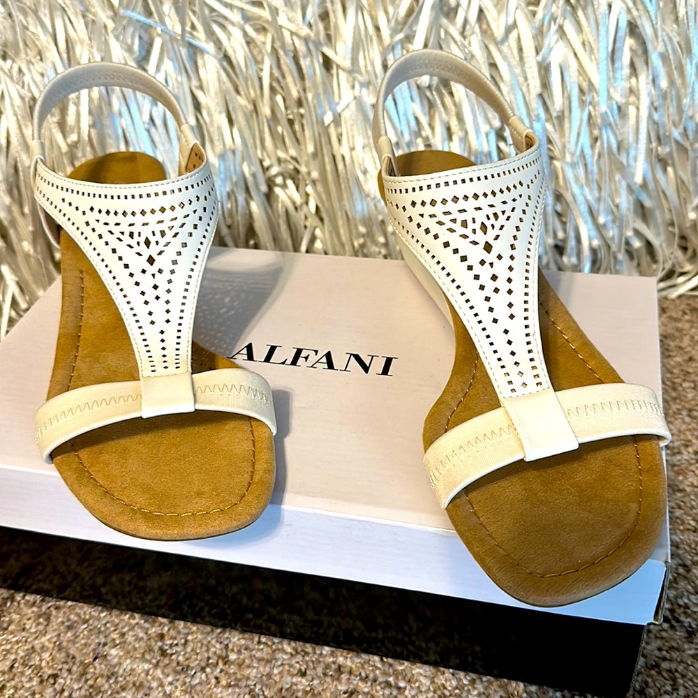 ALFANI 9.5 White Sandals